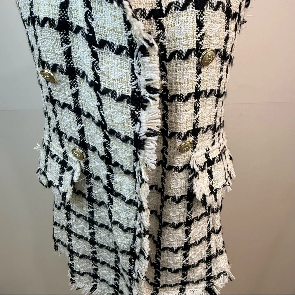 NEW Women’s Black & White Tweed Sleeveless Vest Jacket Gold Buttons Fringe Trim - Picture 14 of 16